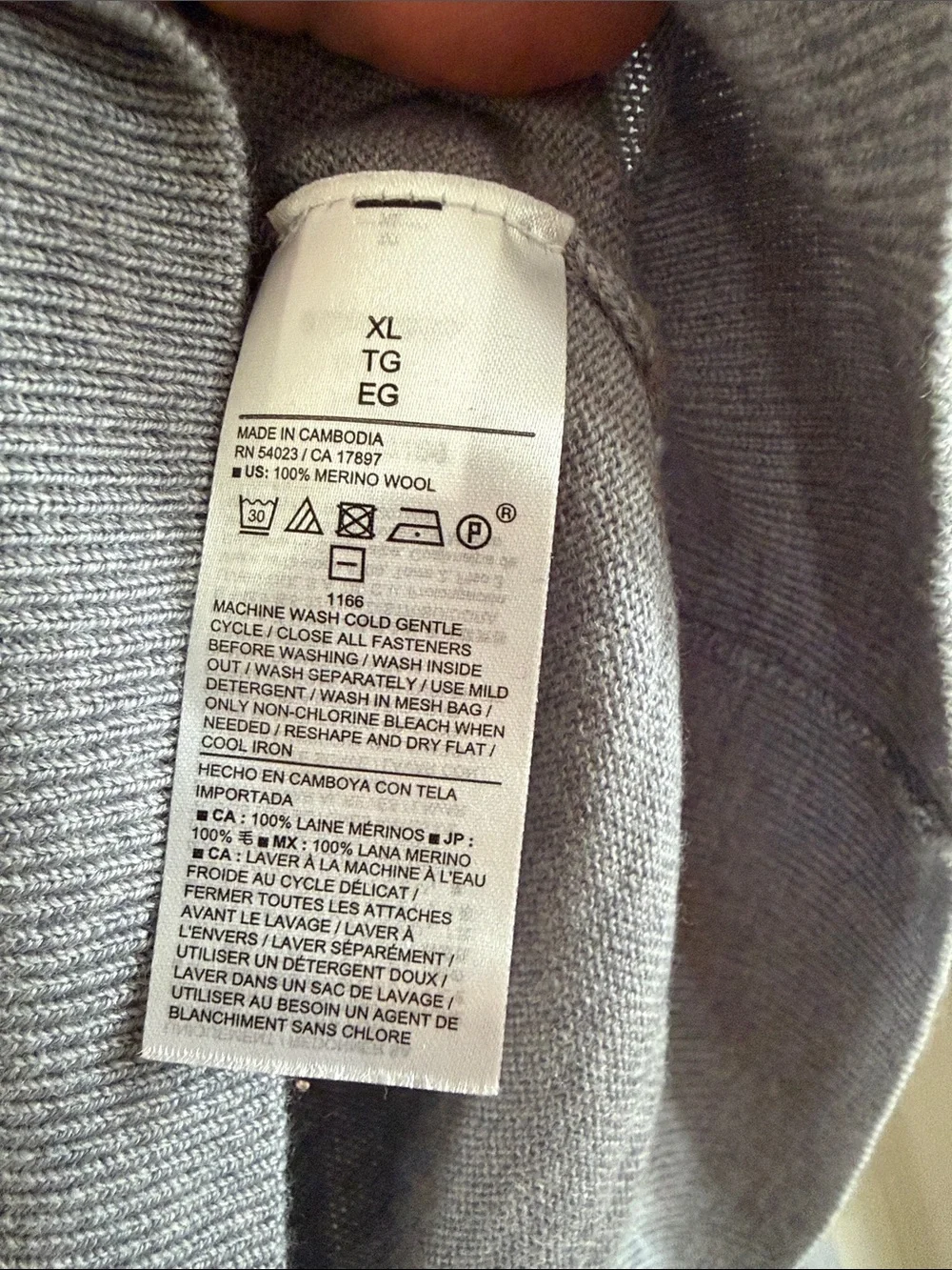 Banana Republic Men’s Merino Wool Light Gray Quarter-Zip‎ Sweater XL
